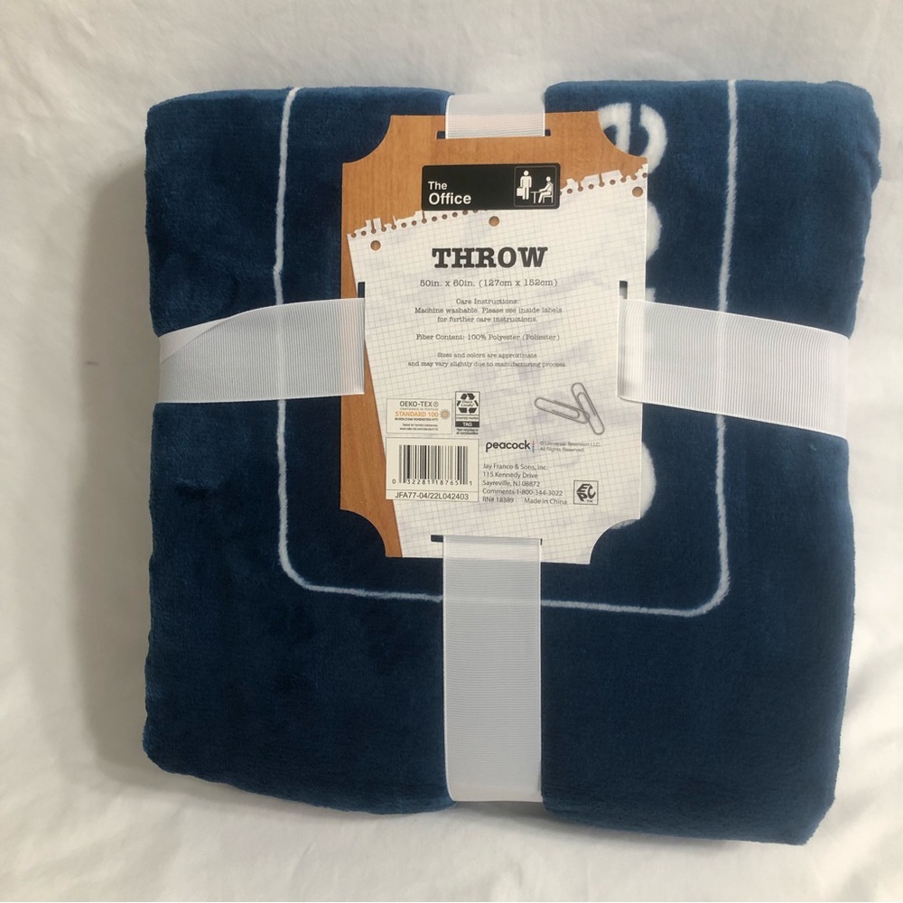 Throw plush cozy soft The Office World Best Boss blue. 50in x 60 in . - Picture 2 of 3